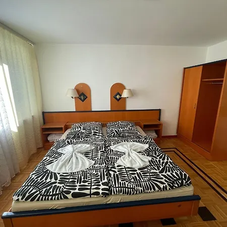 Doppelbett 23 Apartment *