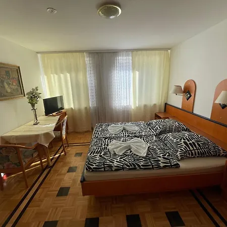 Doppelbett 23 Apartment Nuremberg