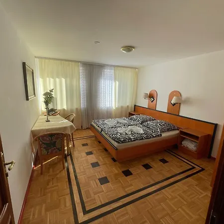 Doppelbett 23 Apartman *